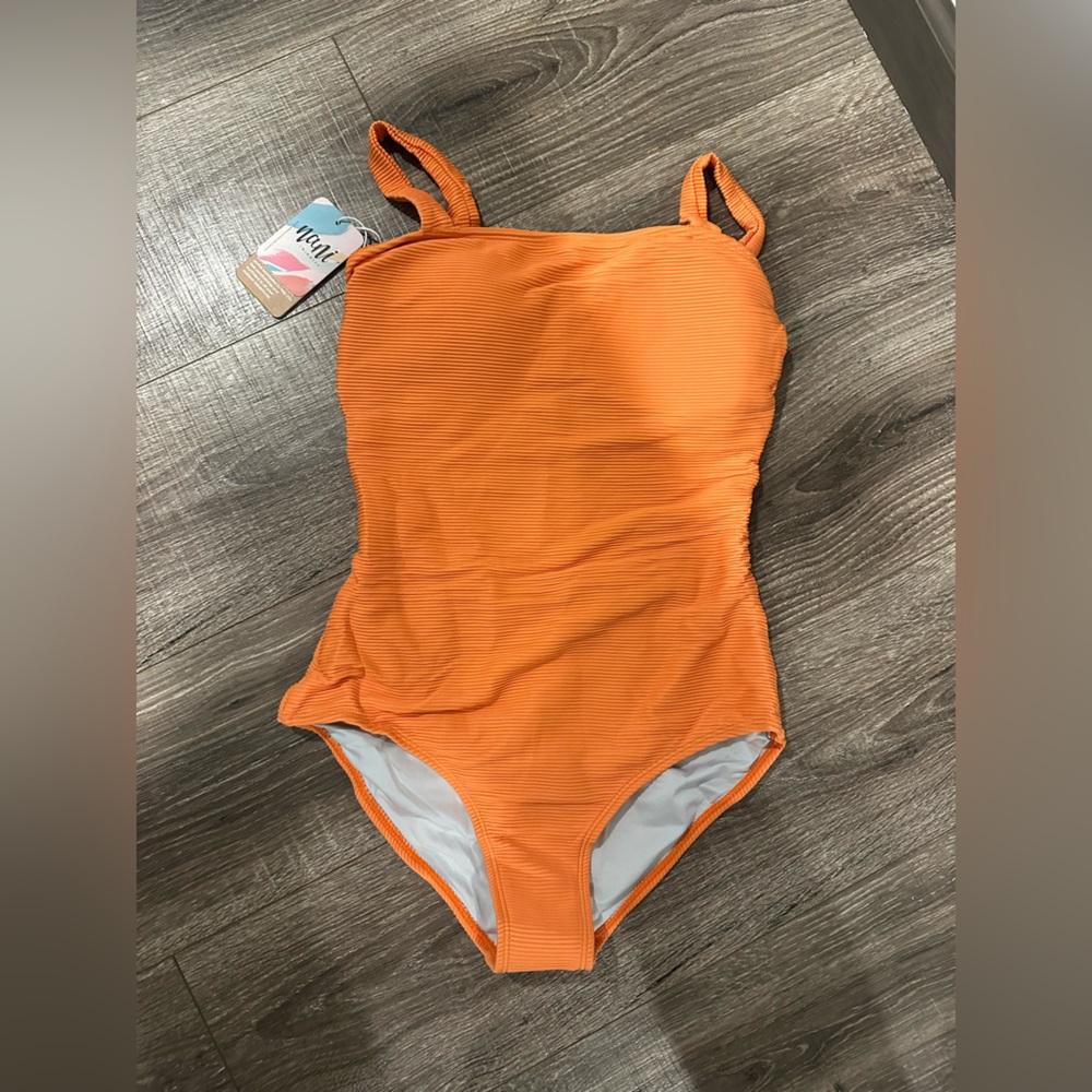 NWT’s Nani Women’s Medium Textured Cora Sandbar One Piece